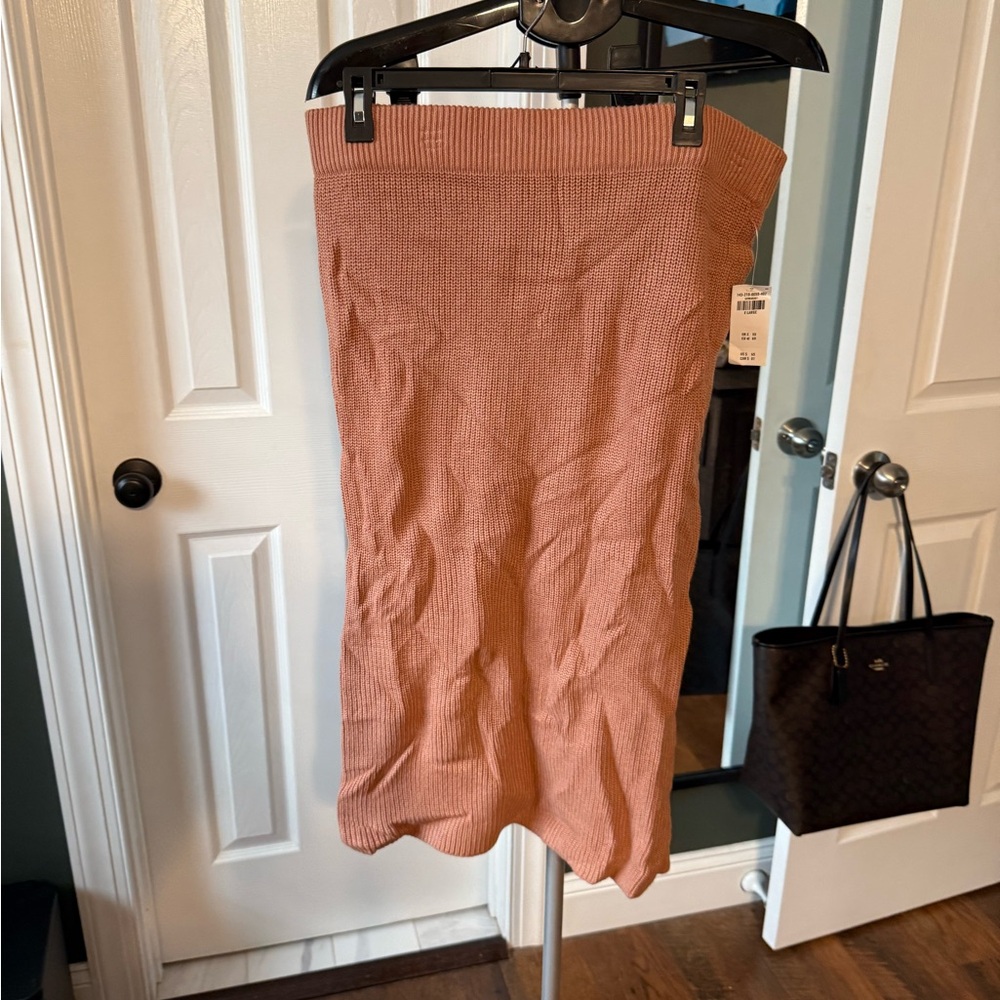Abercrombie & Fitch Ribbed Peach Pencil Skirt